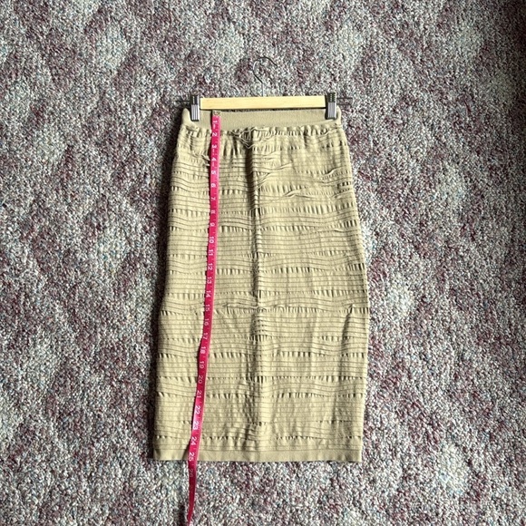 Elegant Tan Ruched Textile Bodycon Elastic Stretchy Pencil Midi Skirt size M - Picture 3 of 7